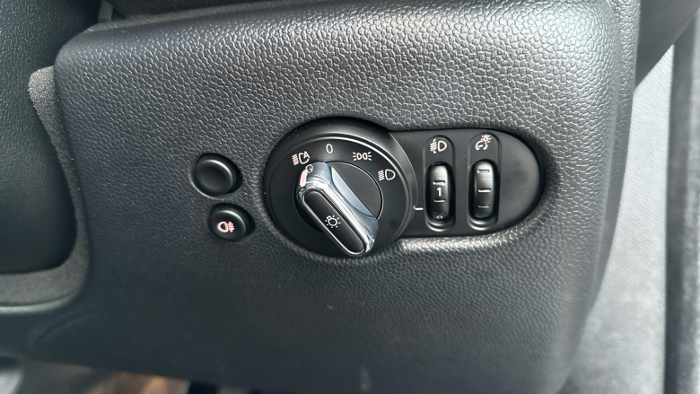 MINI Hatchback 1.5 Cooper Classic 5dr Petrol Hatchback